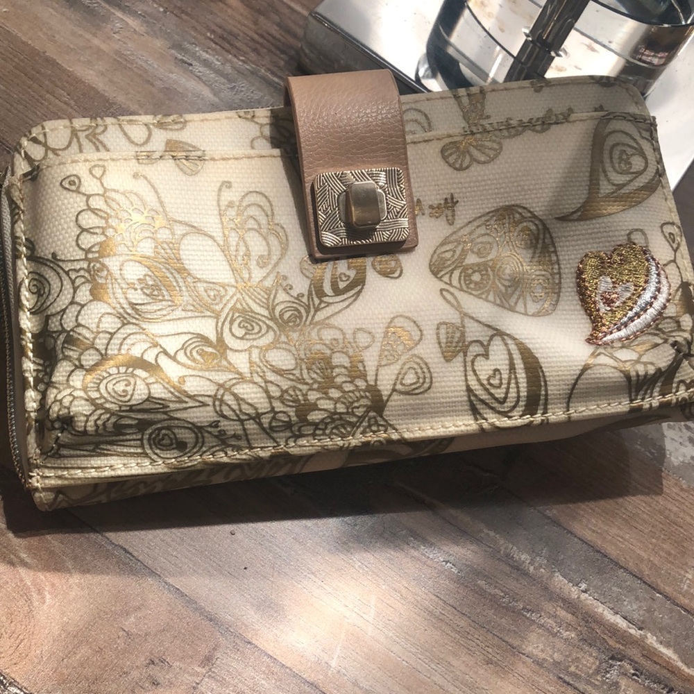 Sakroots wallet